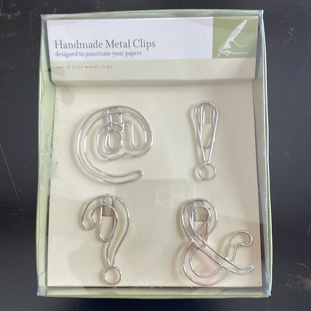 NWOT Barnes and Noble metal clip set